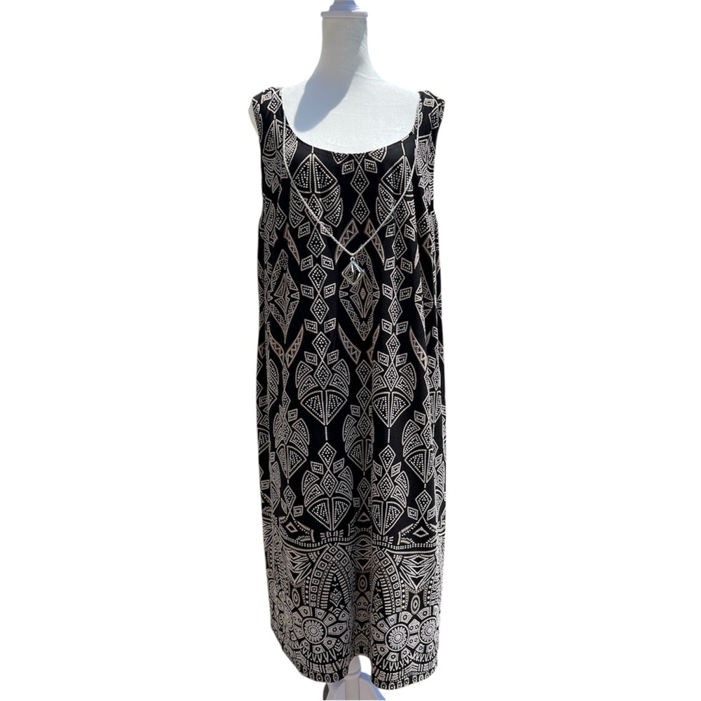 Dressbarn Black Dress, White Embossed Design, Removable Chain w/Pendant Sz 20W